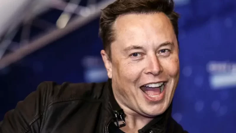 Elon Musk publica foto de seu cachorro no Twitter e criptomoeda dispara.