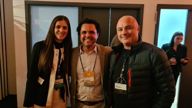 Dra. Bianca Gresele, Dr. Fábio Stevanato e Dr. Yves Miceli – ImpulsoVet revista eletrônica no Congresso Pet Vet 2022.