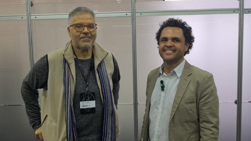 Dr. Sérgio Lobato e Dr. Fábio Stevanato – ImpulsoVet revista eletrônica no Congresso Pet Vet 2022.