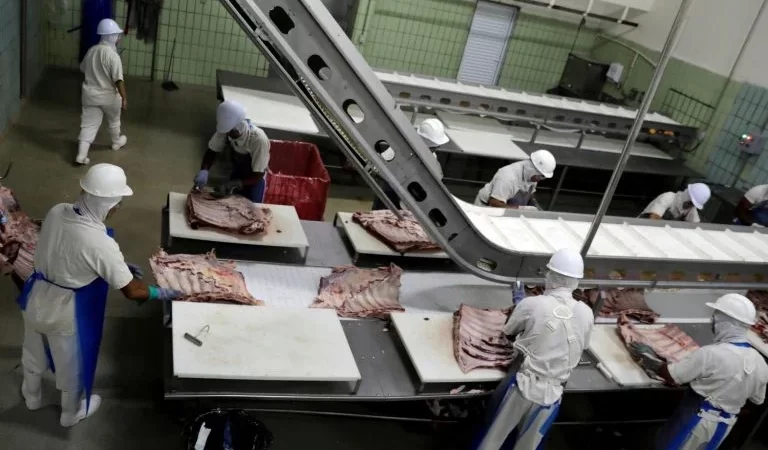 Fávaro diz que China pediu lista menor de frigoríficos a serem habilitados para exportação.