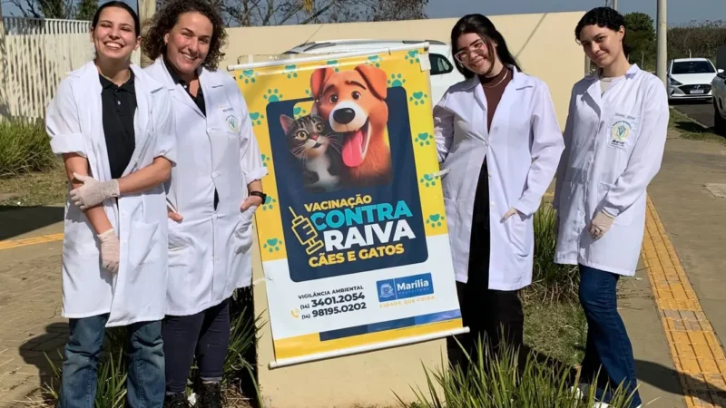 Acadêmicos da Medicina Veterinária da Unimar reforçam campanha de vacinação antirrábica em parceria com a Prefeitura de Marília.