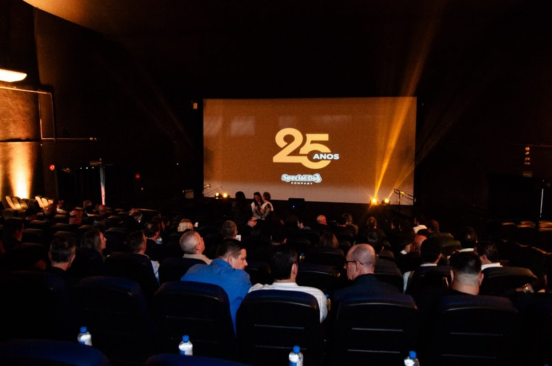 Special Dog Company celebra 25 anos com pré-estreia de documentário e coquetel.