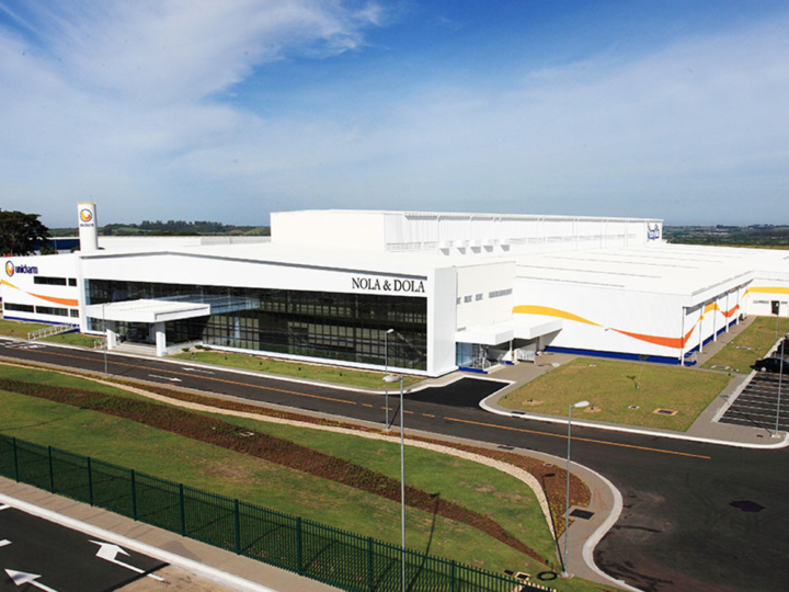 Mercado pet brasileiro impulsiona expansão global da Unicharm.
