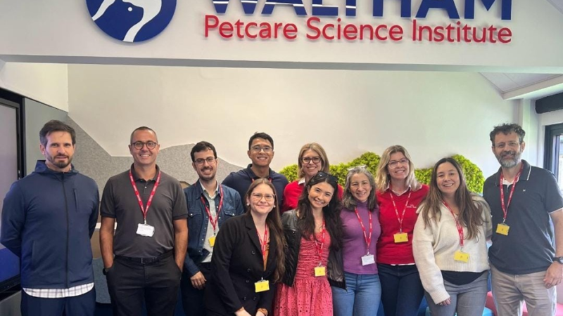 ROYAL CANIN® fortalece intercâmbio científico e viabiliza participação de jovens veterinários no congresso ESVCN 2026.