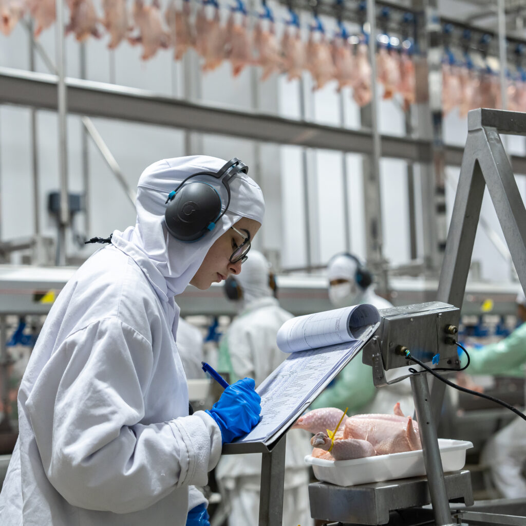 ABPA destaca trabalho dos serviços oficiais após avaliação favorável da União Europeia sobre carne de aves.